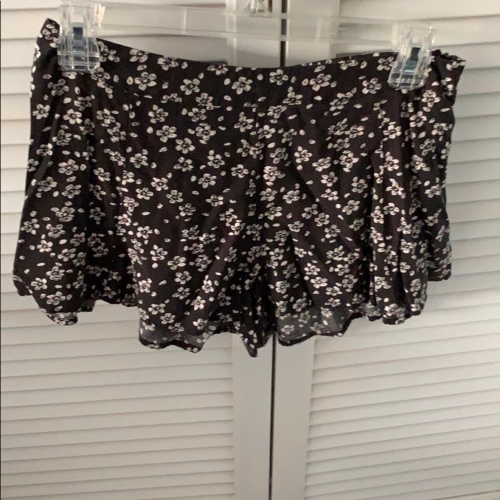 Highwaisted Floral Flowy Shorts